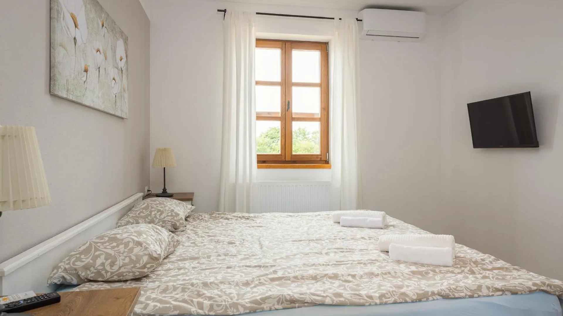 Villa Cirka In Central Istria For 14 Persons With Pool Heating & Pool Table Svetvincenat Croatia