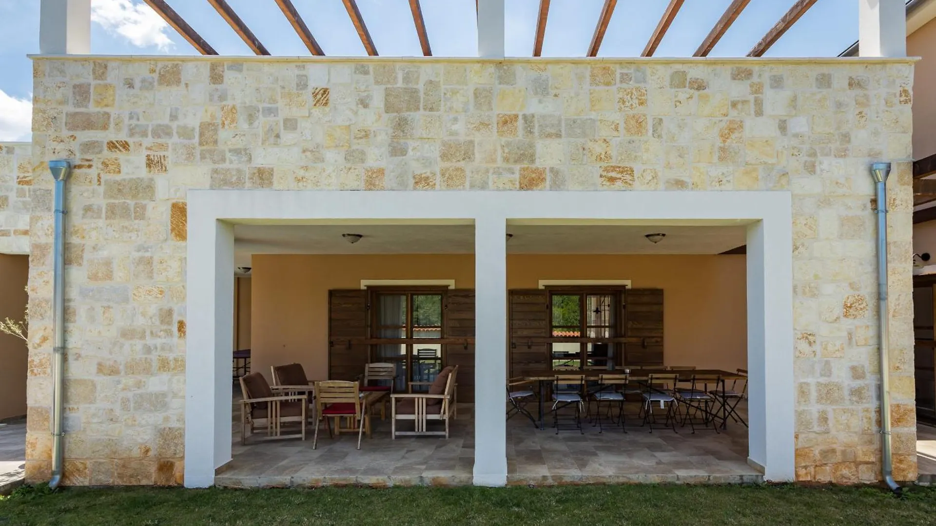 Villa Cirka In Central Istria For 14 Persons With Pool Heating & Pool Table Svetvincenat