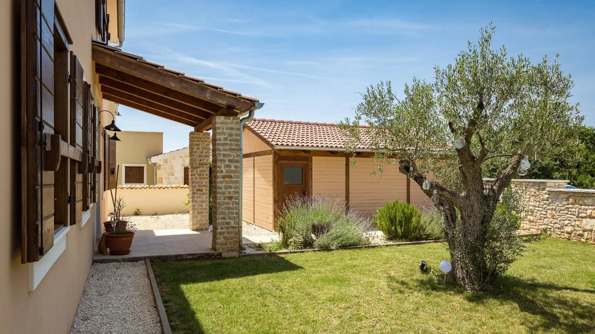 Villa Cirka In Central Istria For 14 Persons With Pool Heating & Pool Table Svetvincenat