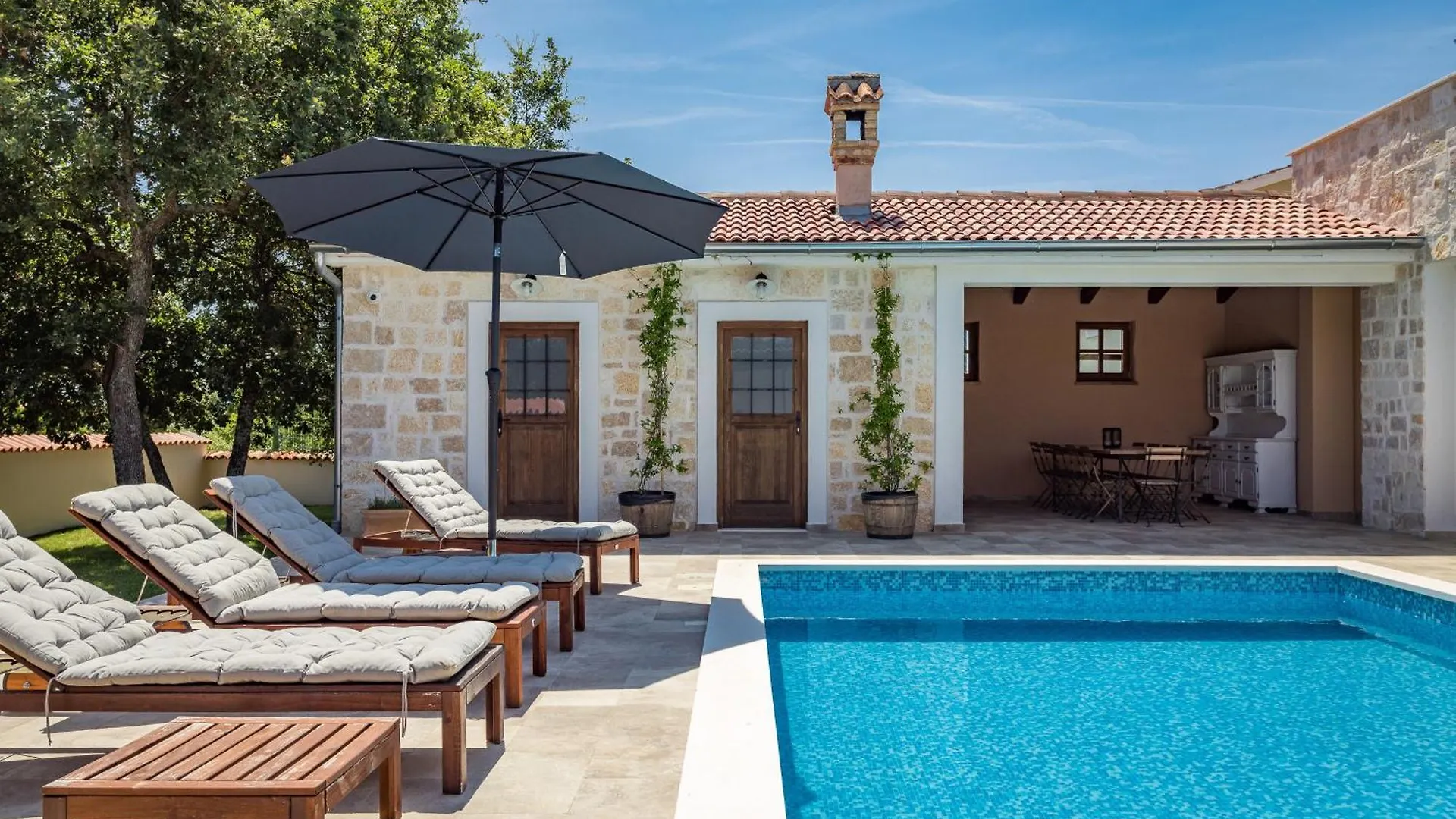 Villa Cirka In Central Istria For 14 Persons With Pool Heating & Pool Table Svetvincenat